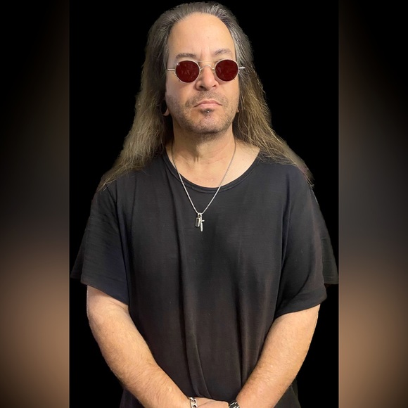 Meet your Posher, Kevin - Picture 2 of 5